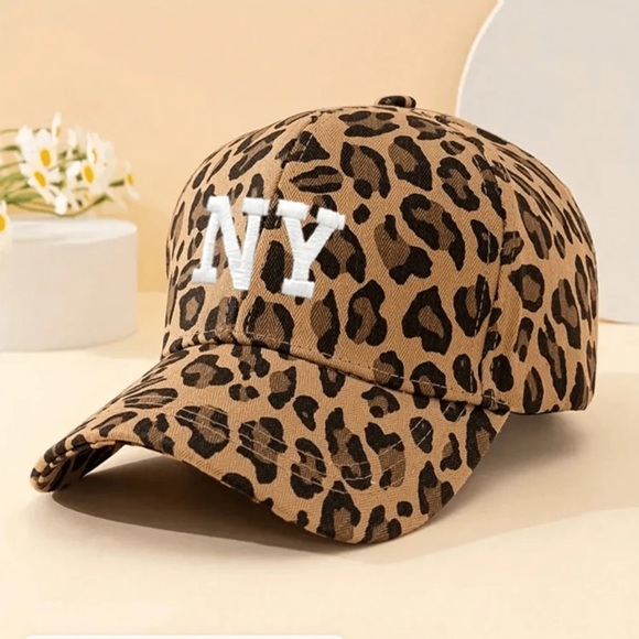 1pc Women's Embroidered NY Leopard Print Baseball Cap, Outdoor Adjustable - Picture 1 of 3